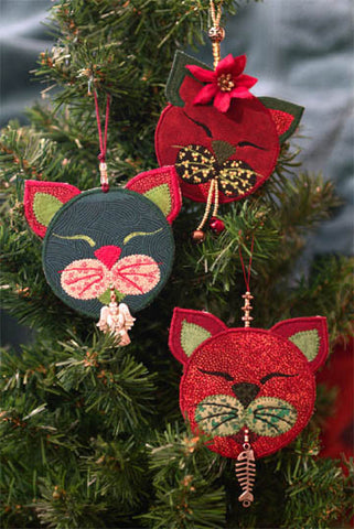 Cranberry Kitty Christmas Ornament  Pattern - StoryQuilts.com